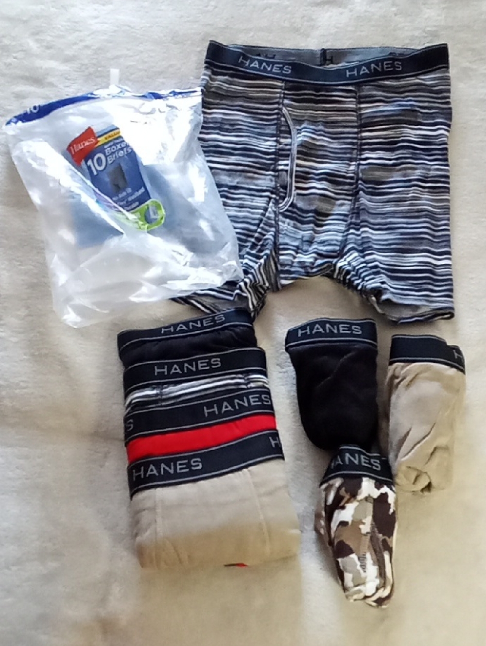 8 PAIRS OF Hanes YOUTH SIZE XL 16-18 Boxer Briefs Pack - NWT